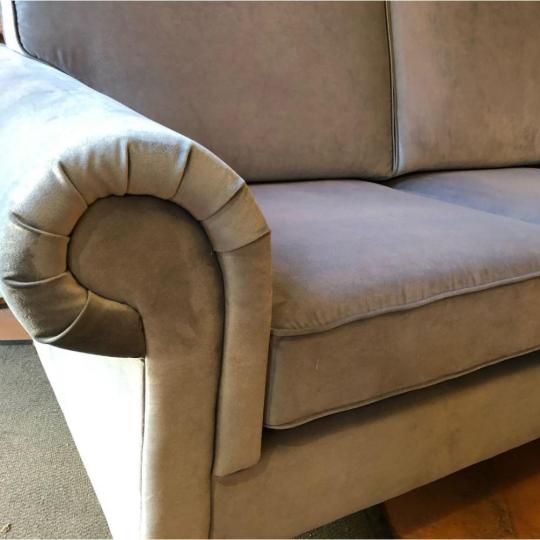 opierka samet elegantny jednoduchy minimalny elegantny.jpg